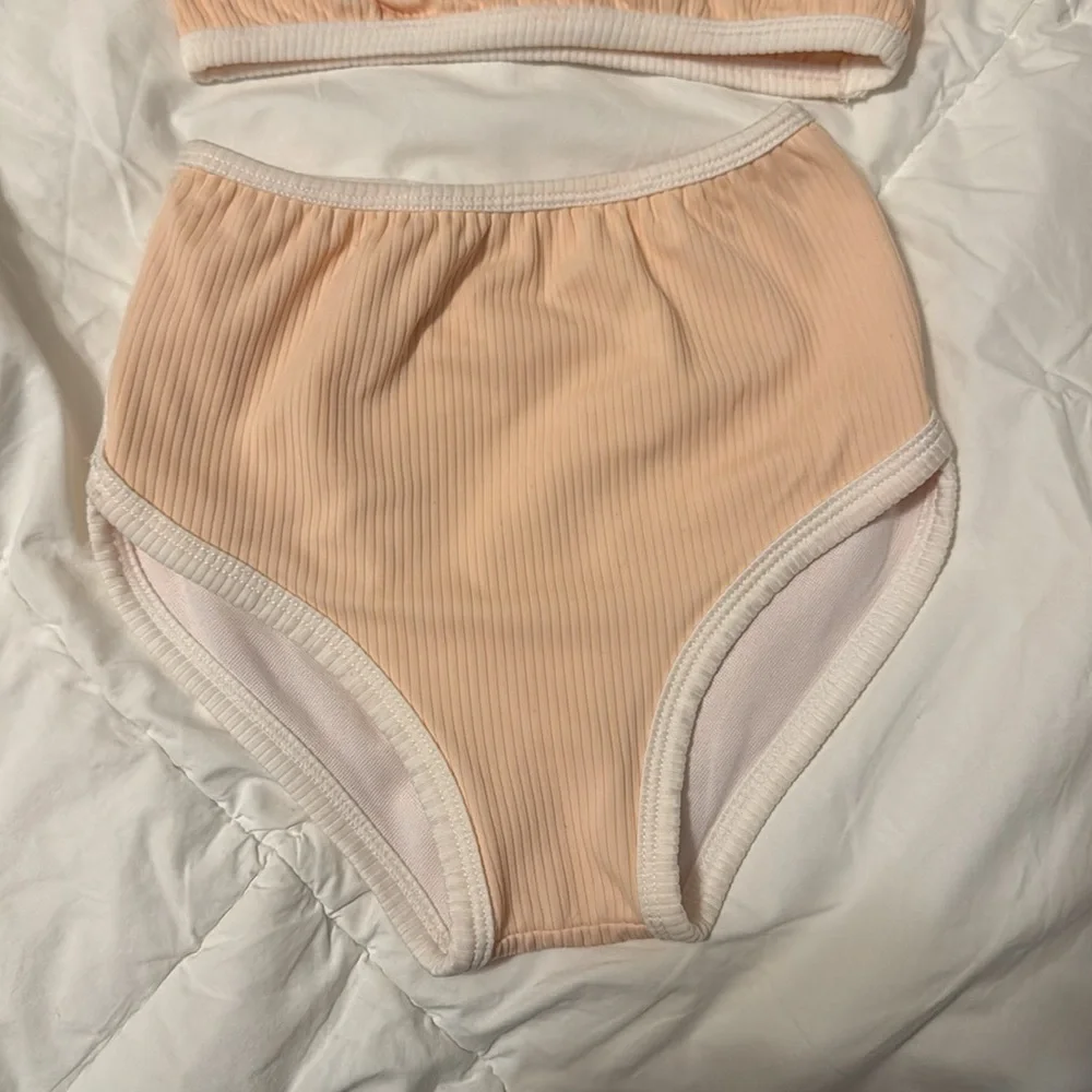 Retro Ribbed Two Piece Bathing Suit - Picture 2 of 6